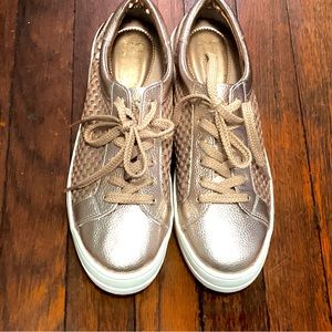 Steve Madden Women's Rose Gold Grained Leather Fashion Sneaker
